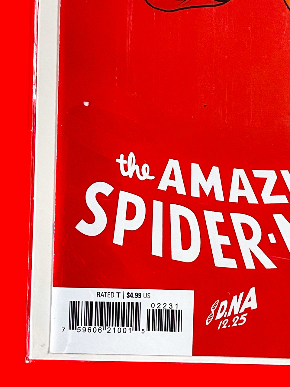 Bottom left corner of The Amazing Spider-Man #2 | David Nakayama Cover