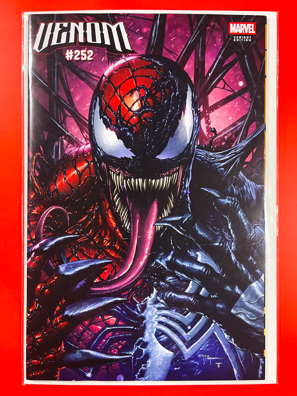 Venom #252 | Mico Suayan Cover