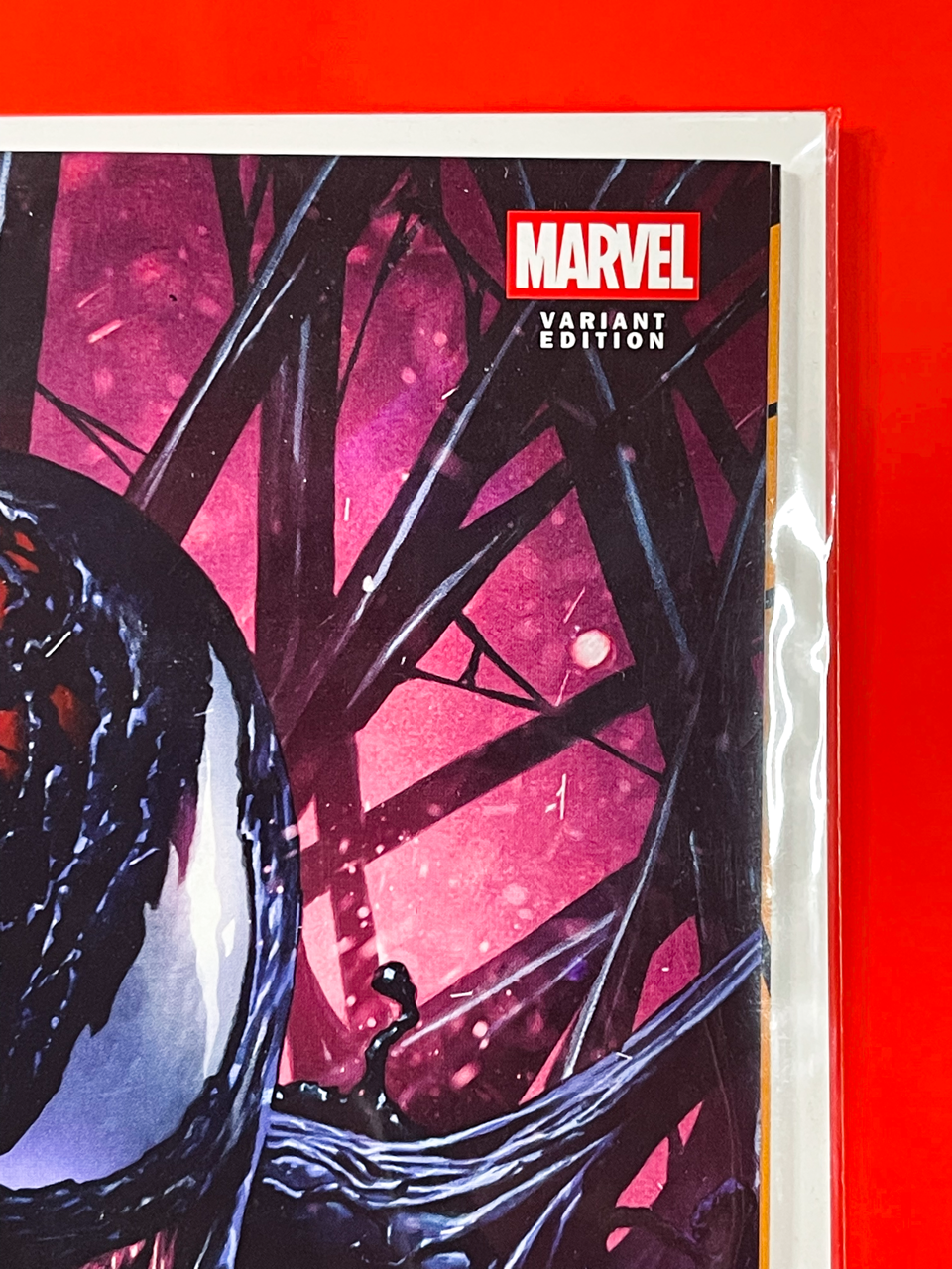 Venom #252 | Mico Suayan Cover