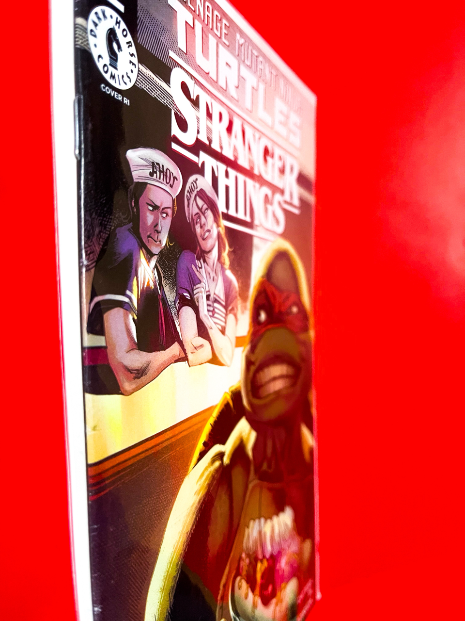 Spine of Teenage Mutant Ninja Turtles x Stranger Things #3 | Rafael Albuquerque Cover