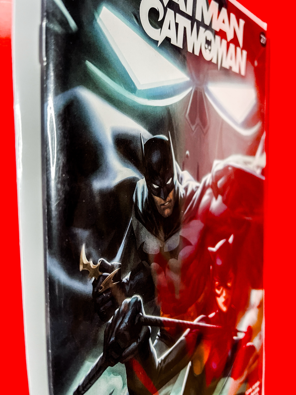 Spine of Batman Catwoman #1 | Ejikure Cover